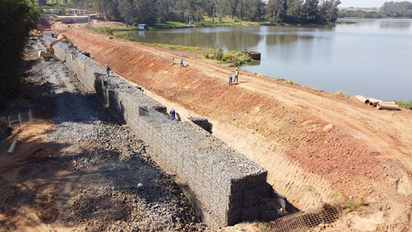 Obra da nova represa avança