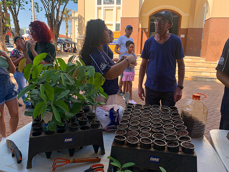 Ação do DAE na Praça Central celebra 40 anos da Autarquia e aproxima comunidade