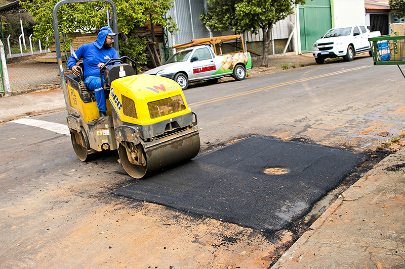 DAE de Santa Bárbara d’Oeste mantém cronograma de tapa-buracos em ruas da cidade