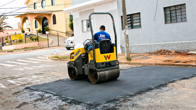 DAE intensifica serviços de tapa-buraco em Santa Bárbara