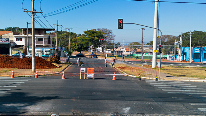 Obra da nova adutora na Zona Leste interdita trecho da Avenida São Paulo