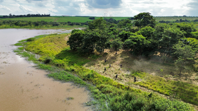 DAE de Santa Bárbara realiza limpeza e manutenção em áreas das represas